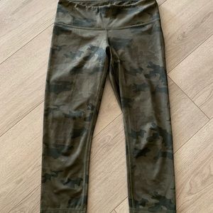 Lululemon Camo 3/4 Crop Leggings